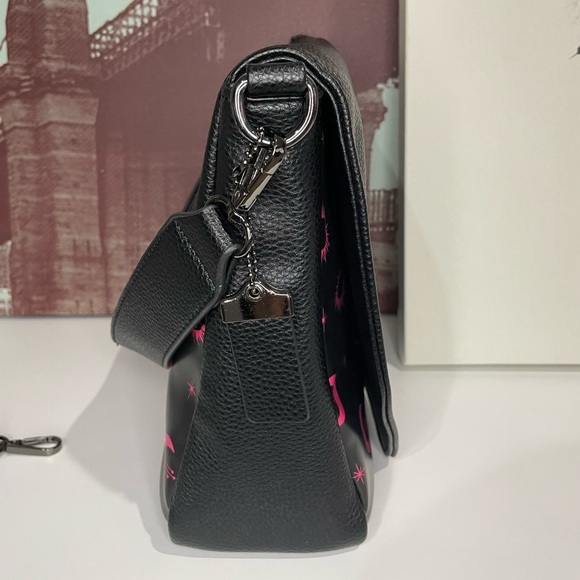 Day & Knight NWOT vegan leather crossbody bag - Picture 10 of 12